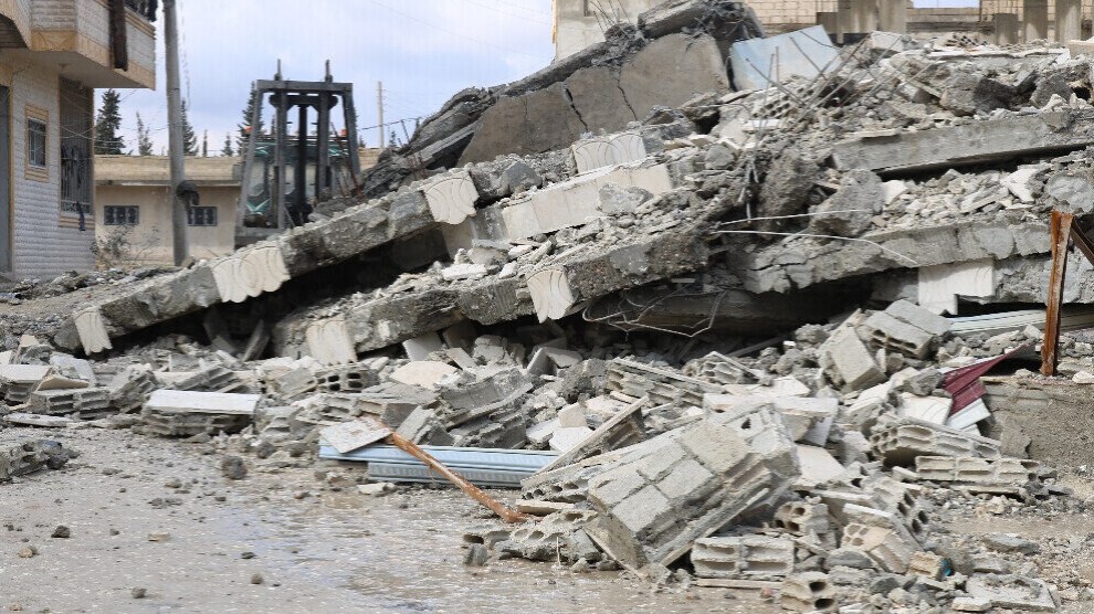 زلزله به ۲۵۰ ساختمان در کوبانی آسیب وارد کرد