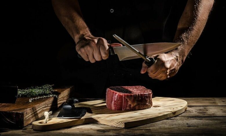 چرا چاقوهای آشپزخانه در رنگ های مختلف تولید می شوند؟